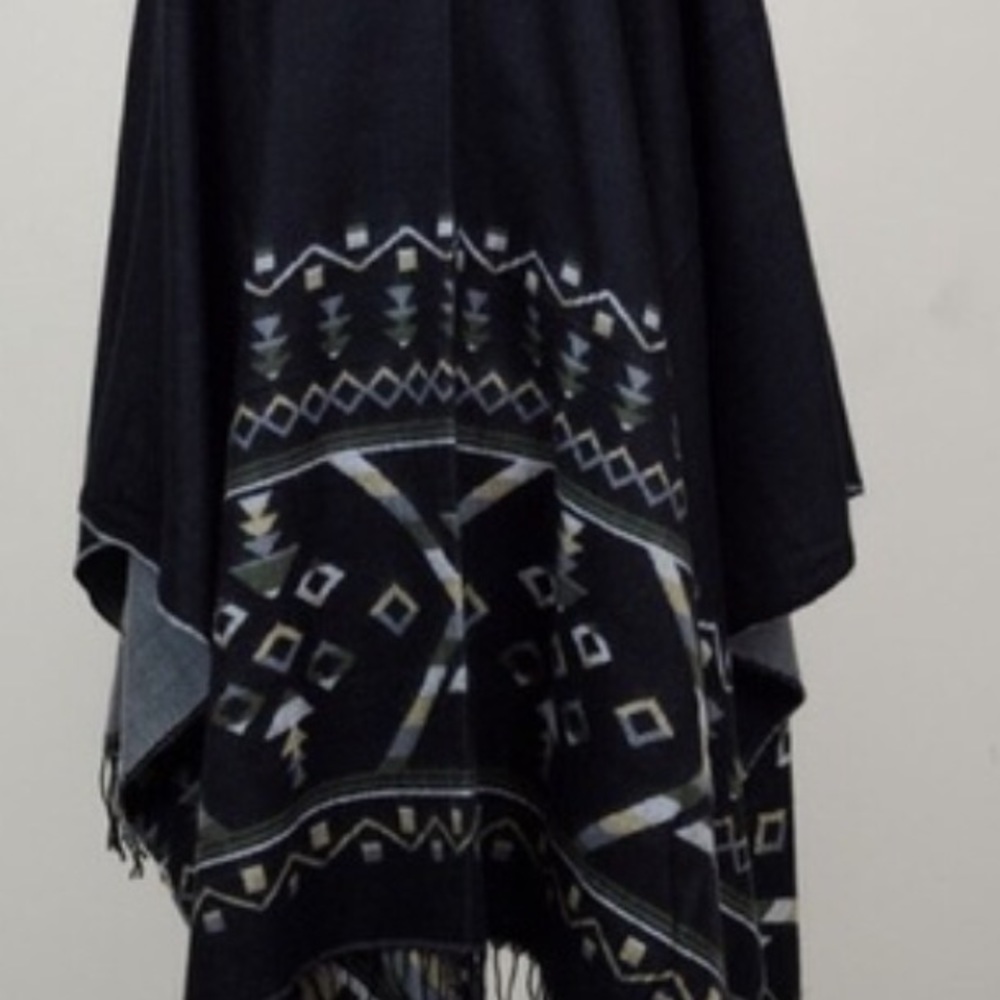 GREY FLANNEL WRAPPED KIMONO SCARF NWT - Picture 2 of 7